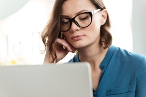 recomendaciones sobre las gafas para trabajar ante ordenadores y pantallas